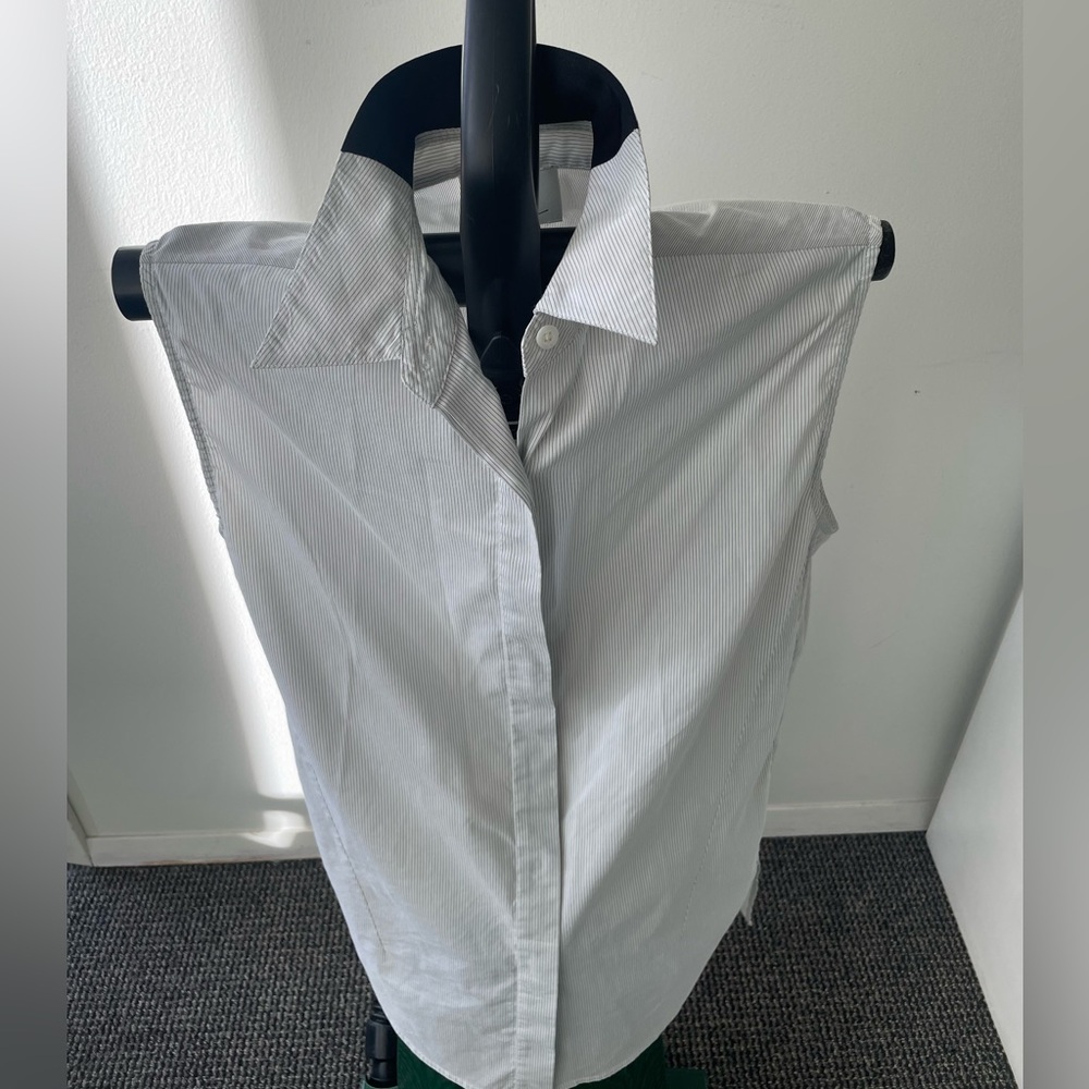 Sleeveless cotton button down
